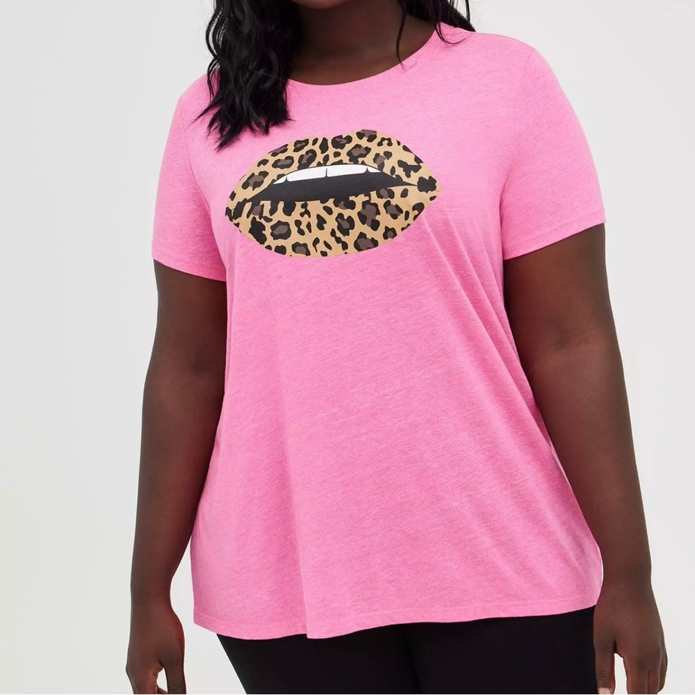 Torrid Hot Pink Leopard Print Lip Short Sleeve T-Shirt Women’s Plus 2X